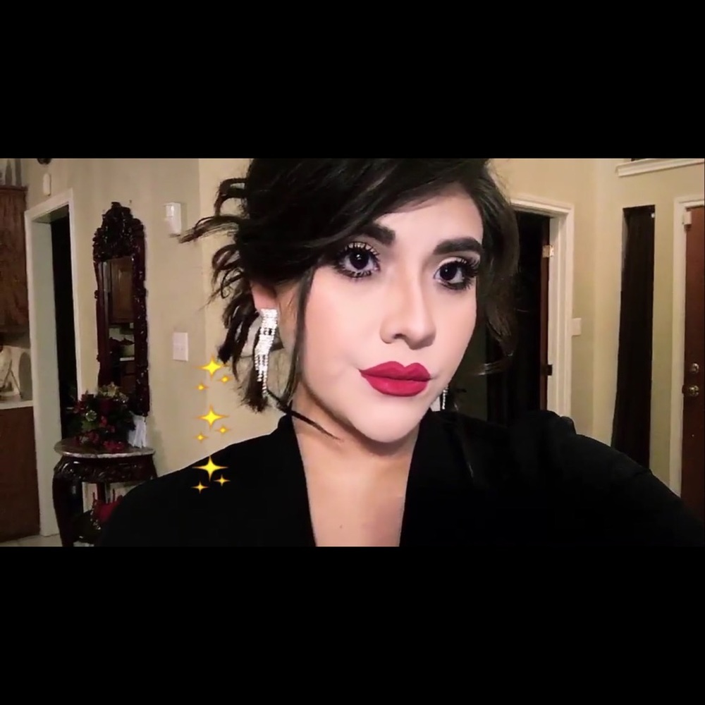 Meet your Posher, Ivonne
